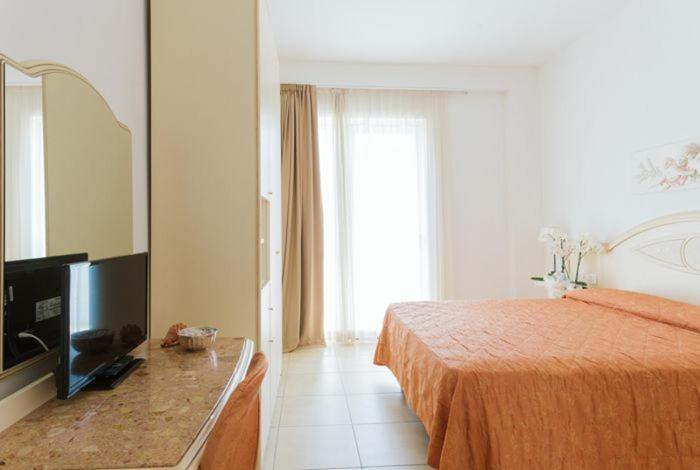 Hotel Mocambo Milano Marittima Exterior foto